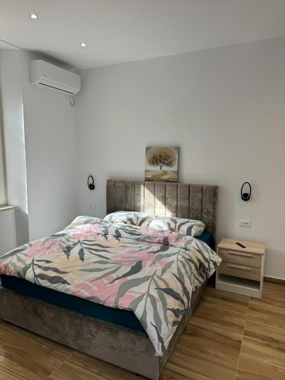 Vila 21 At Blloku Area Тирана Экстерьер фото