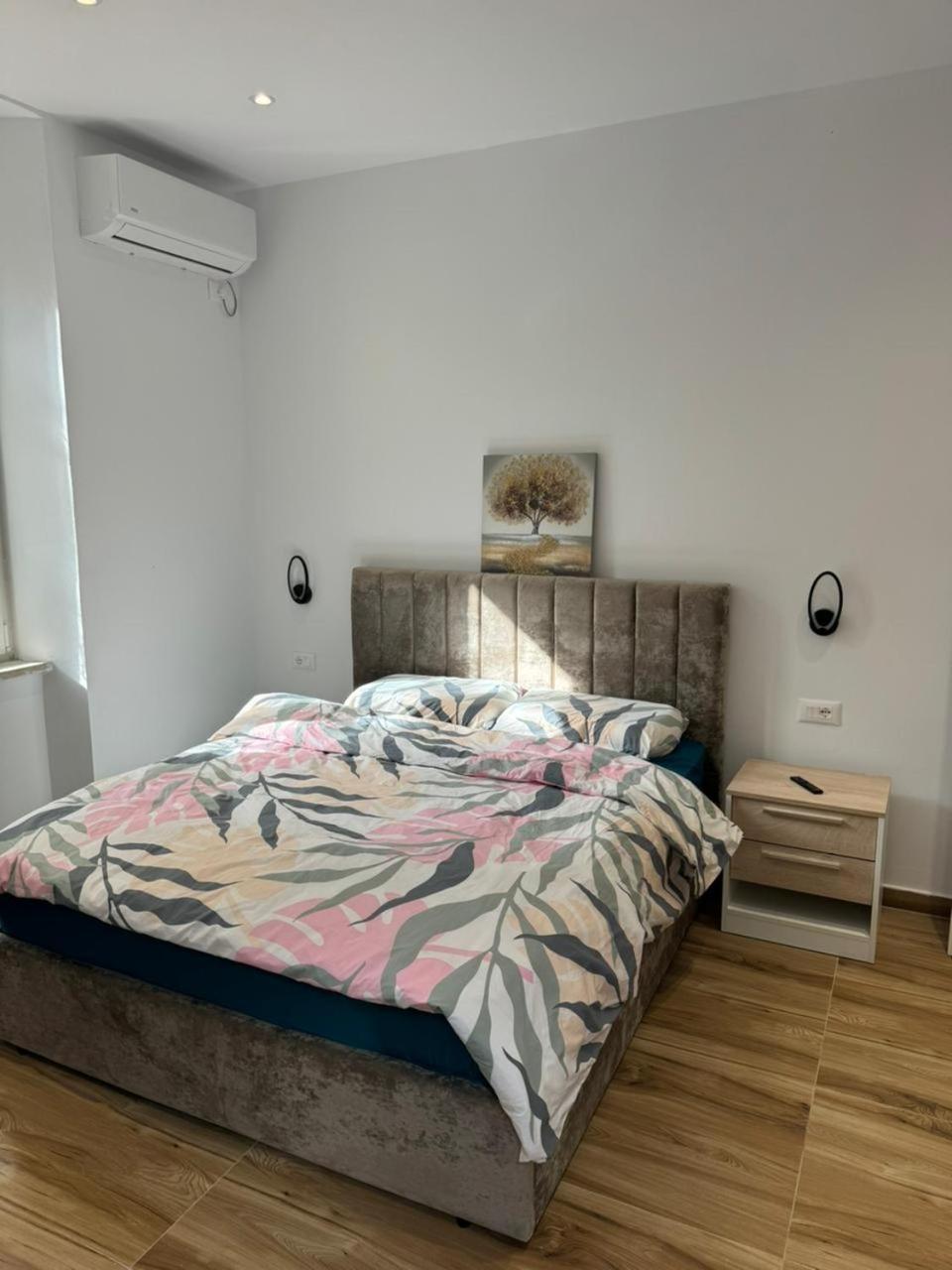 Vila 21 At Blloku Area Тирана Экстерьер фото