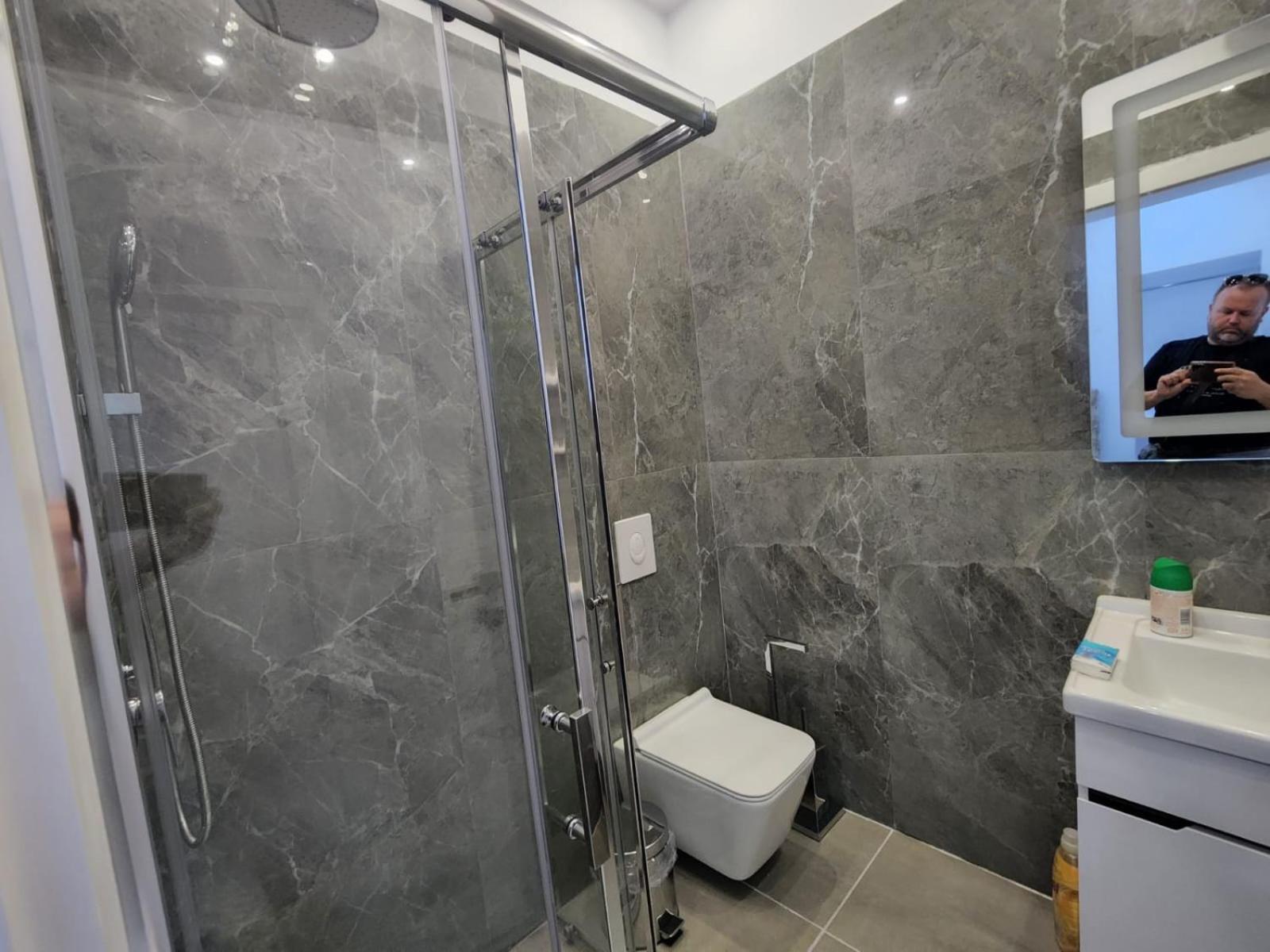 Vila 21 At Blloku Area Тирана Экстерьер фото