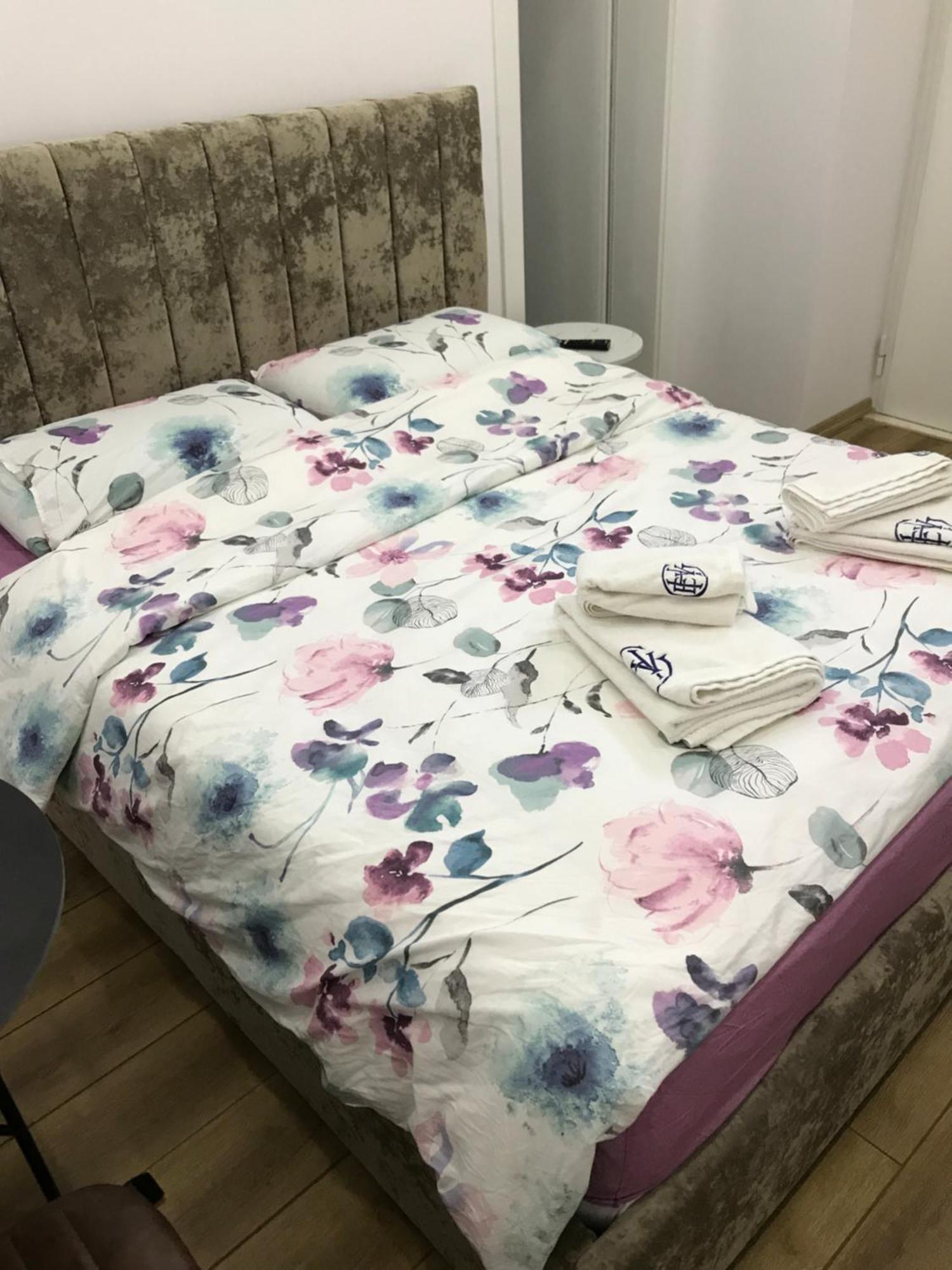 Vila 21 At Blloku Area Тирана Экстерьер фото