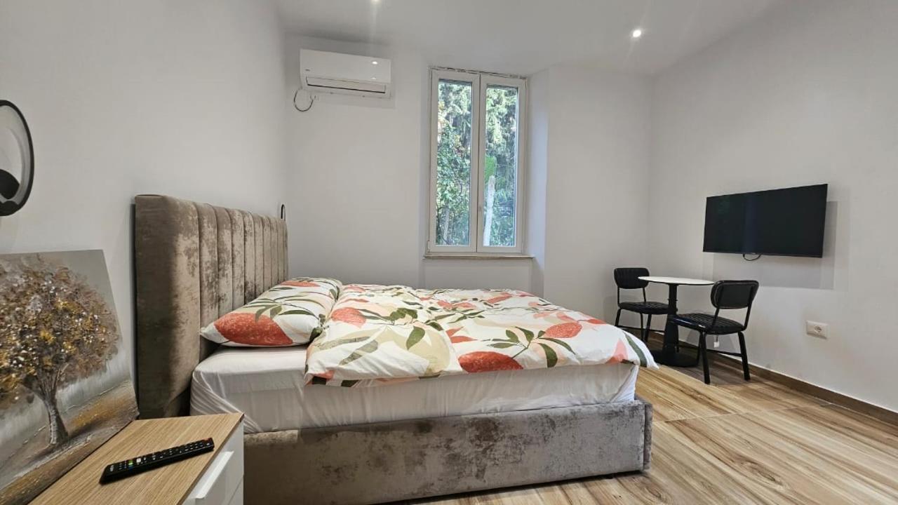 Vila 21 At Blloku Area Тирана Экстерьер фото