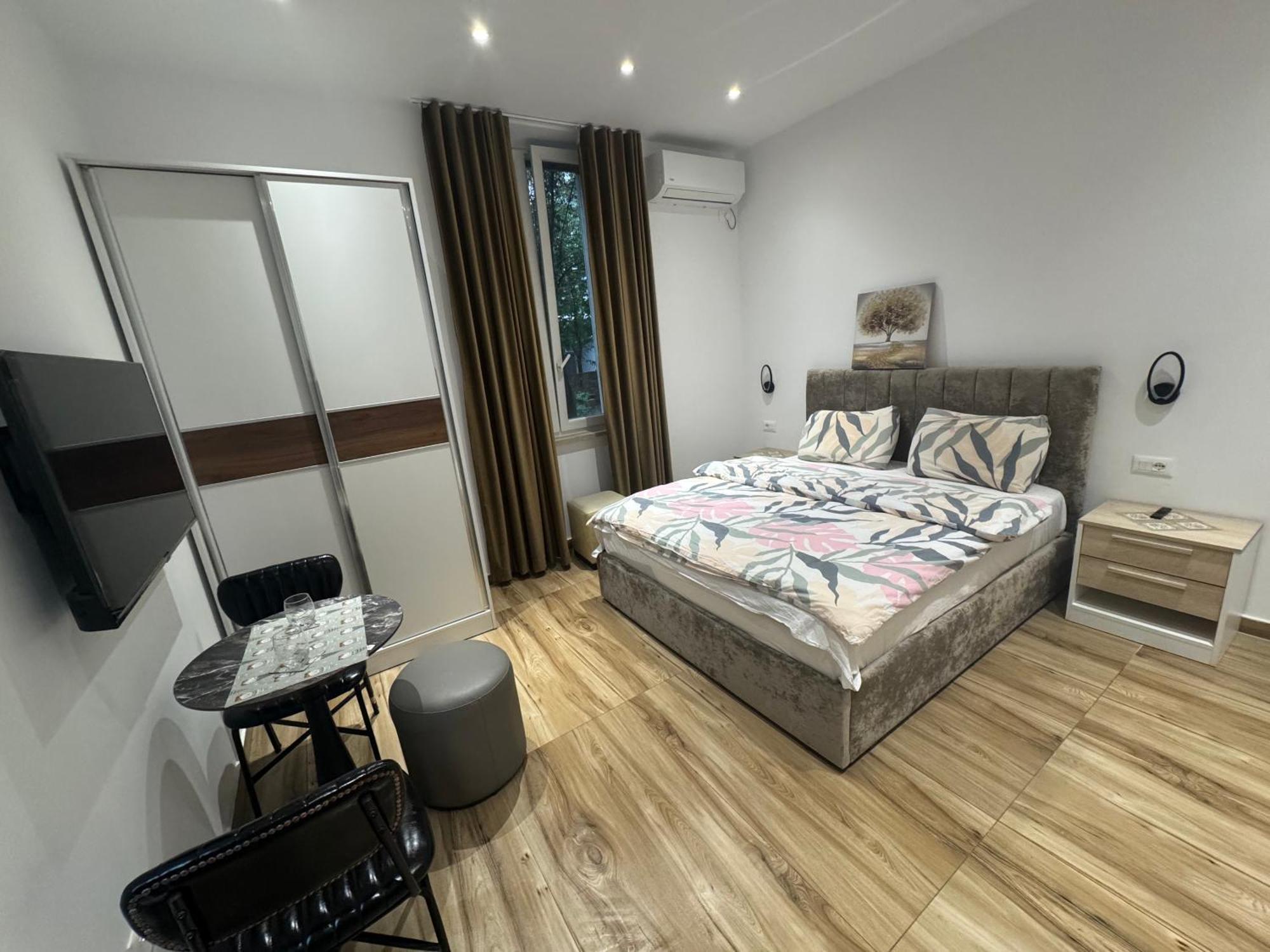 Vila 21 At Blloku Area Тирана Экстерьер фото
