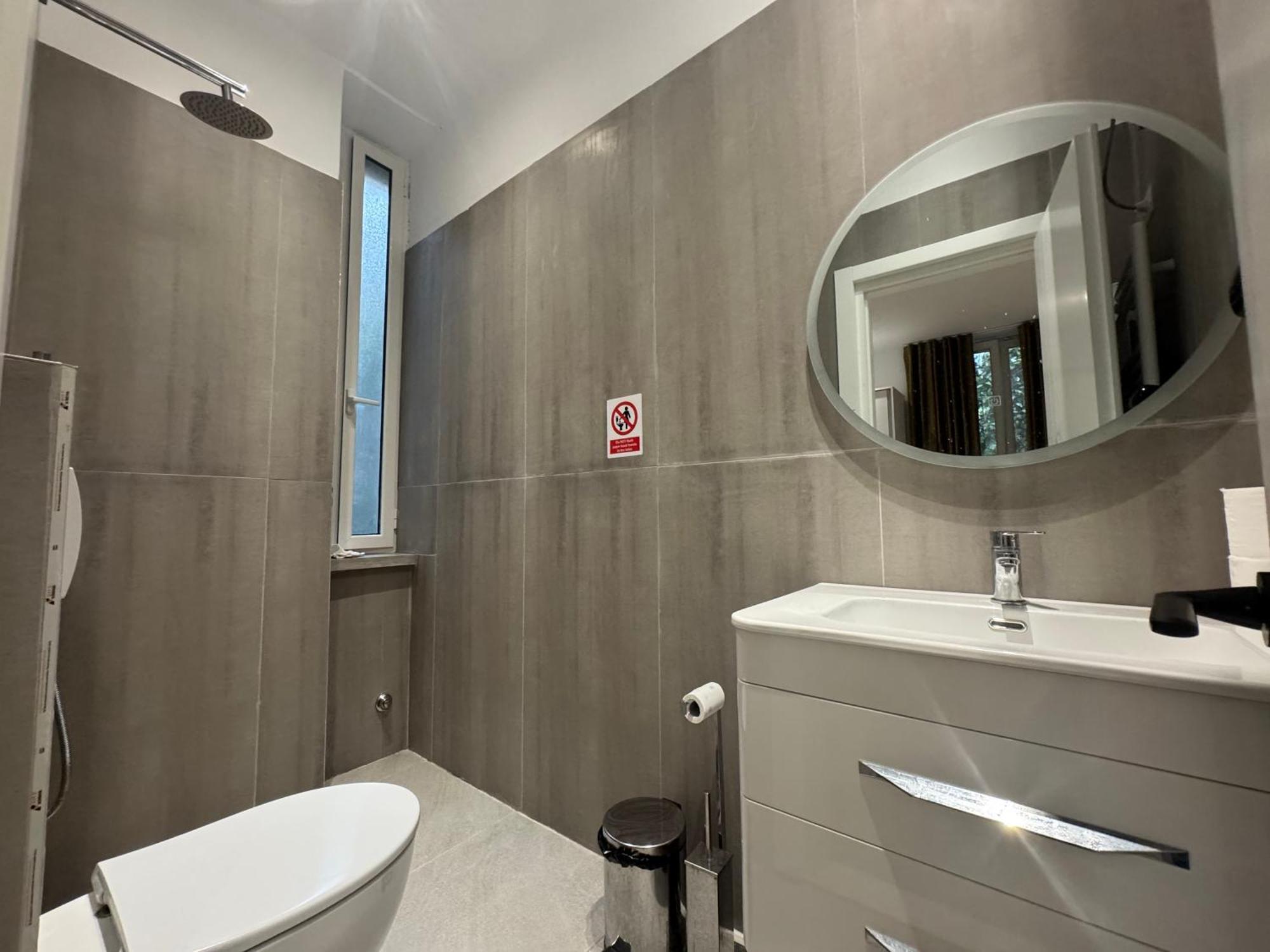Vila 21 At Blloku Area Тирана Экстерьер фото