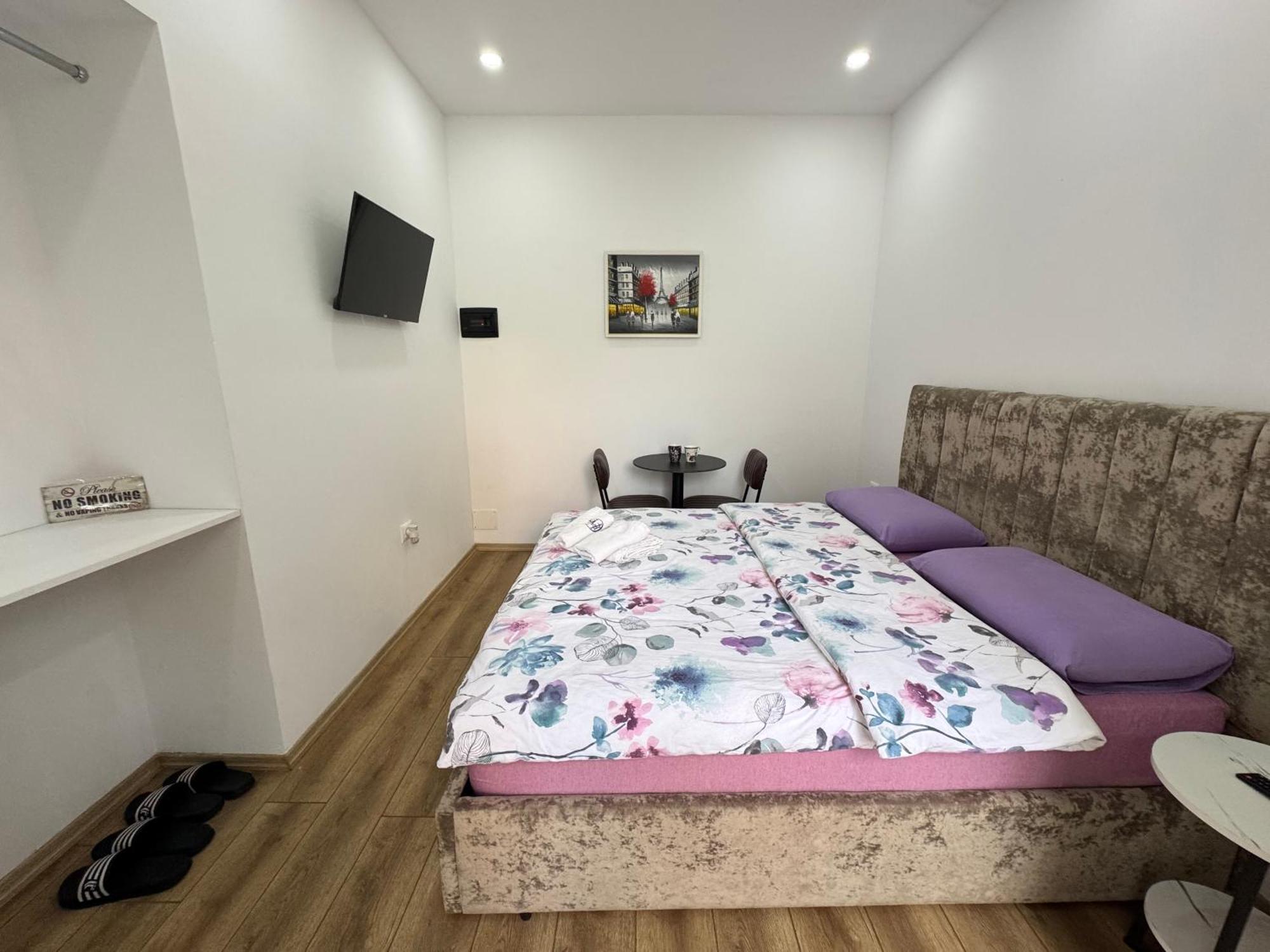 Vila 21 At Blloku Area Тирана Экстерьер фото